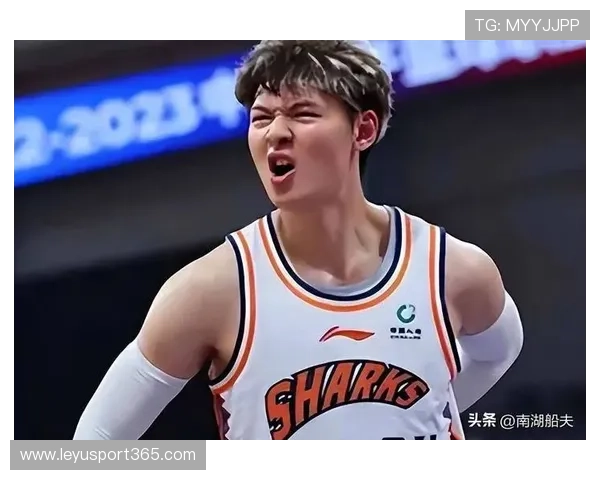 王哲林肯定张镇麟加盟,上海男篮更衣室氛围融洽 王哲林肯定张镇麟加盟,上海男篮更衣室氛围融洽